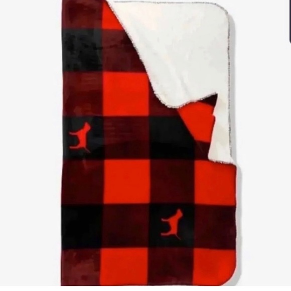 PINK Victoria's Secret Other - Pink Victoria’s Secret plaid logo Sherpa blanket